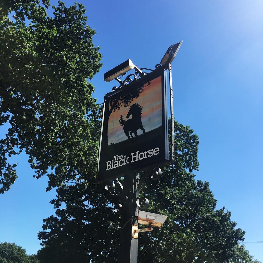The Black Horse At Ireland Shefford Εξωτερικό φωτογραφία